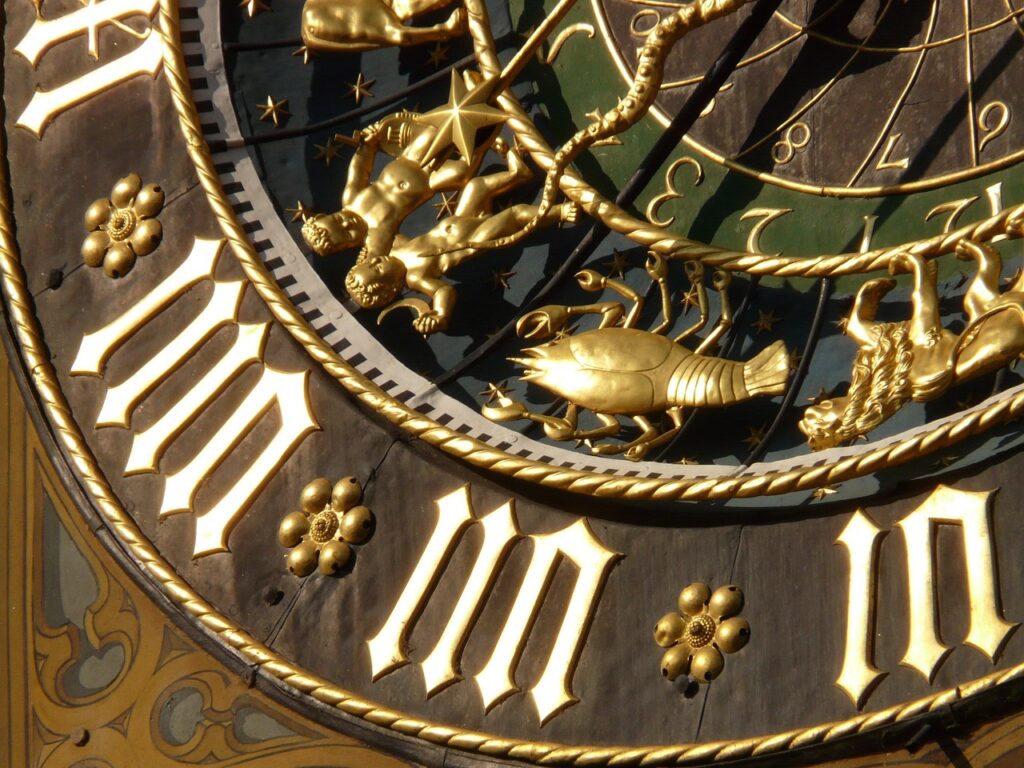 astronomical-clock-5724_1280